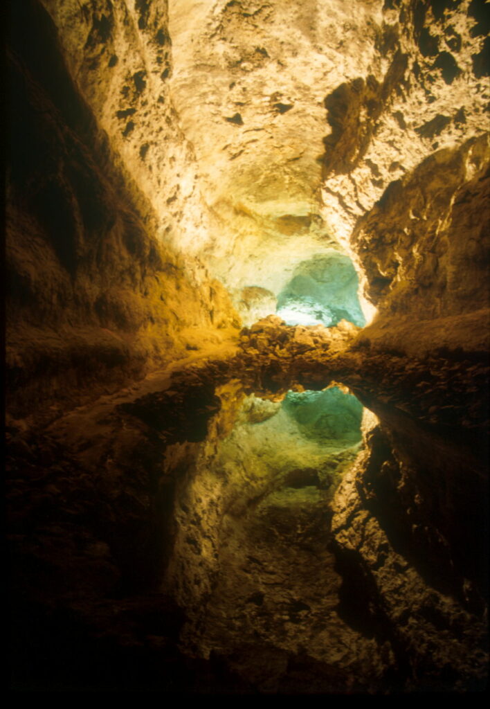 Im Inneren der Cueva de los Verdes